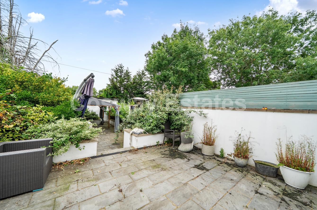 Hale Grove Gardens, Mill Hill